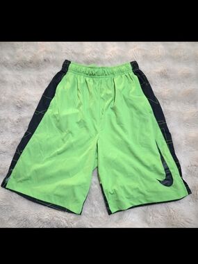 Nike Neon Green and Black Youth Teen Boys XL Athletic Shorts